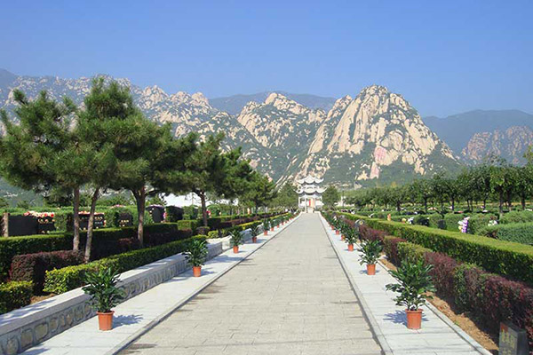 北京长安园骨灰林