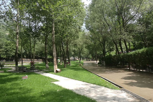 北京八达岭陵园