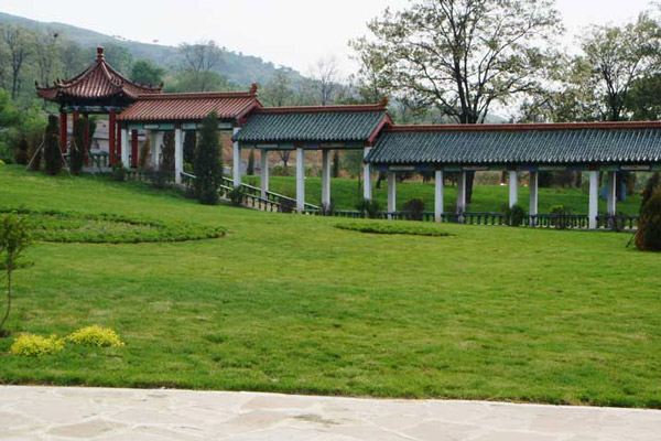 鞍山双龙山墓园