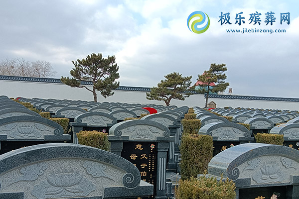 石家庄陵园的选择与规划过程中，家属需要考虑哪些因素？