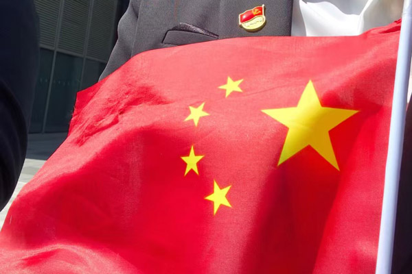 英雄回家：跨越12年的接力守望——在线墓园殡仪服务致敬1011位在韩归国的中国人民志愿军烈士