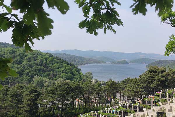 沈阳大河贝墓园，东南煤都景色，西南沈阳繁华，北靠铁岭安宁